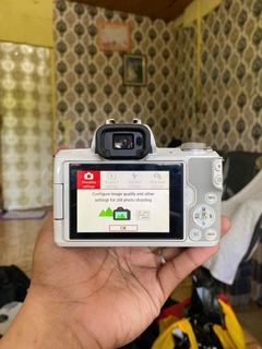 Canon M50 24mp & 4k video Mirrorless Camera (Touchscreen and Wifi ready) White rare color.

PRICE: P25,000 Php only.