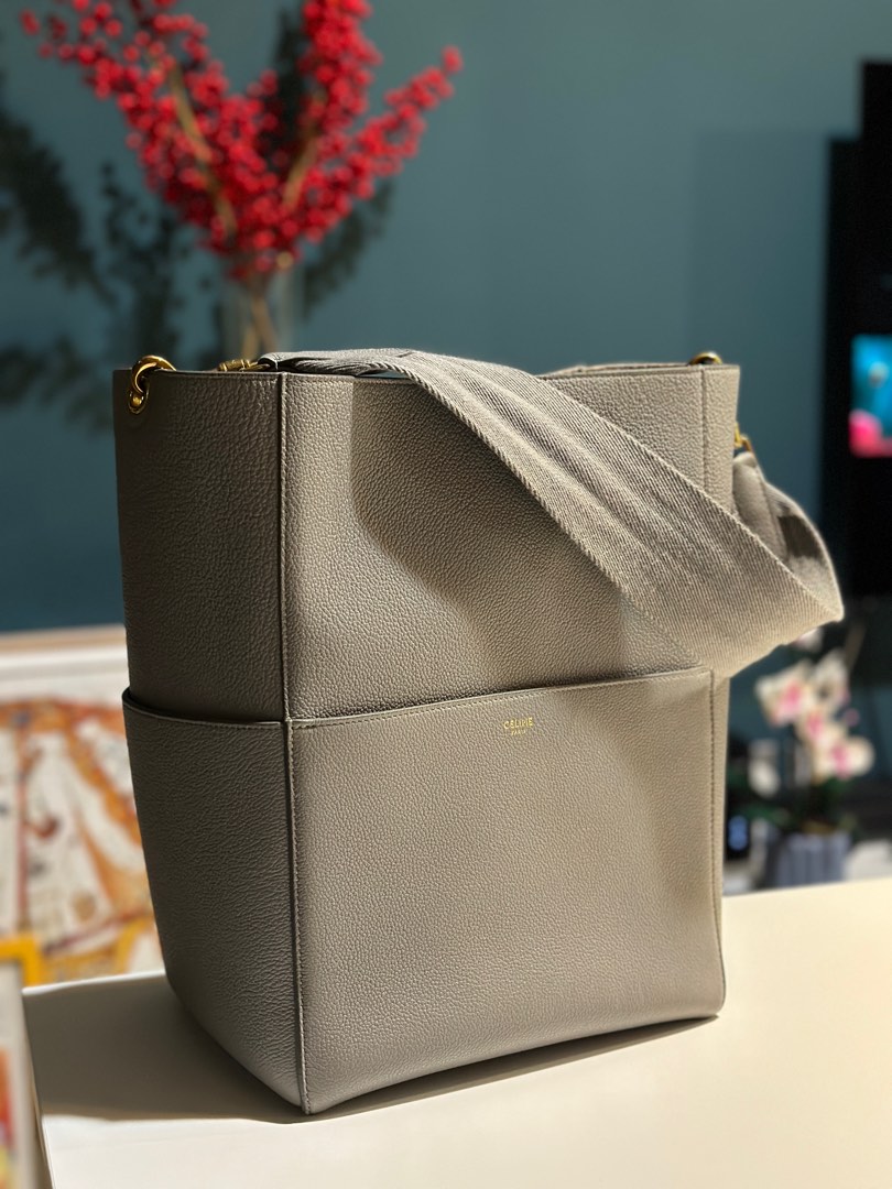 Celine bucket bag sangle hotsell