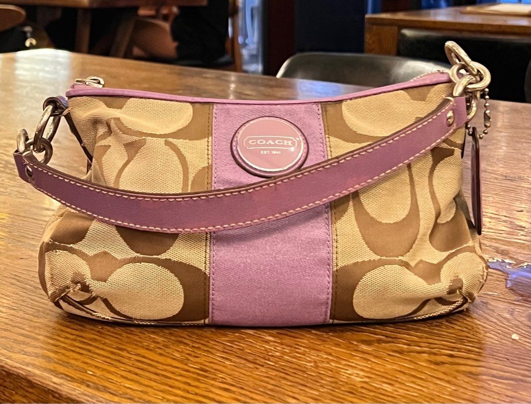 Coach Signature Two Way Sling Bag Women s Fashion Bags Wallets Cross body Bags on Carousell