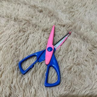 Craft scissors wave design