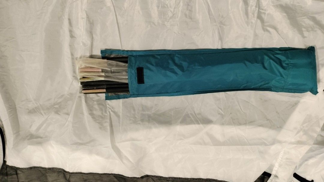 Decathlon tent (Aprenaz family 4), Sports Equipment, Hiking & Camping ...
