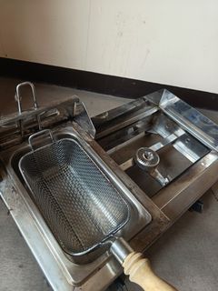 Deep fryer with grill