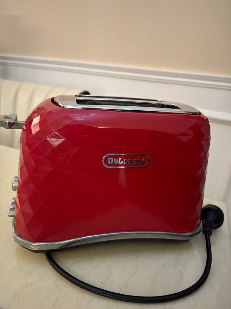 DeLonghi Red Toaster