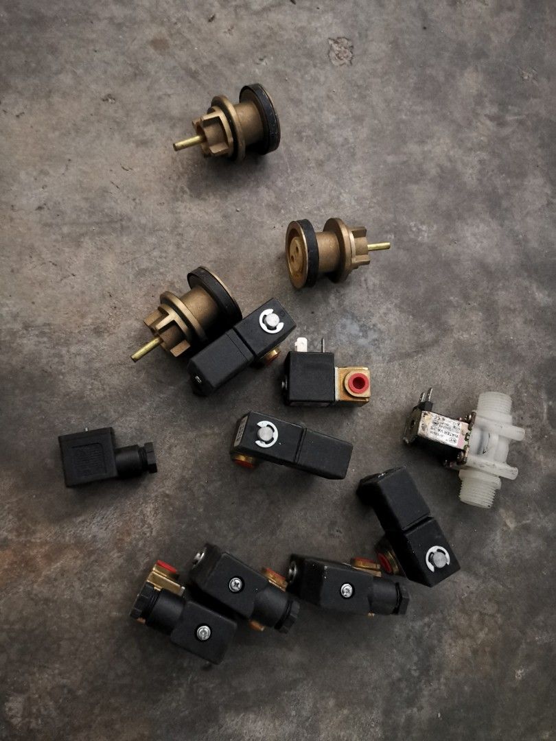 Flushing system components (Category: Others) located in Johor Bahru. Submitted by czy1020 (Listing ID 1310367003, Image 1). Description: Wc or urinal flushing system components like piston valve, solenoid valve, 12v coil, switch etc... Take all will be best price.
