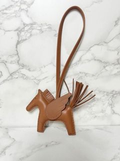 （分類：）位於 。 由 macyluxury2021 提交（商品編號 1310359716，圖片 1）。簡介： 。