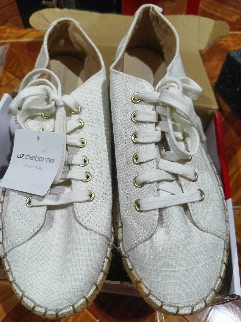 Liz claiborne boat shoes shop