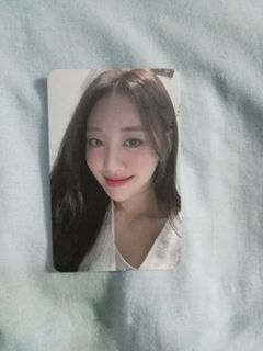 LOONA- YVES 1st Anniversary Limited Edition PHOTOCARD