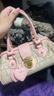 (Category: ) located in . Submitted by y2kkimsthrift (Listing ID 1310441474, Image 1). Description: .