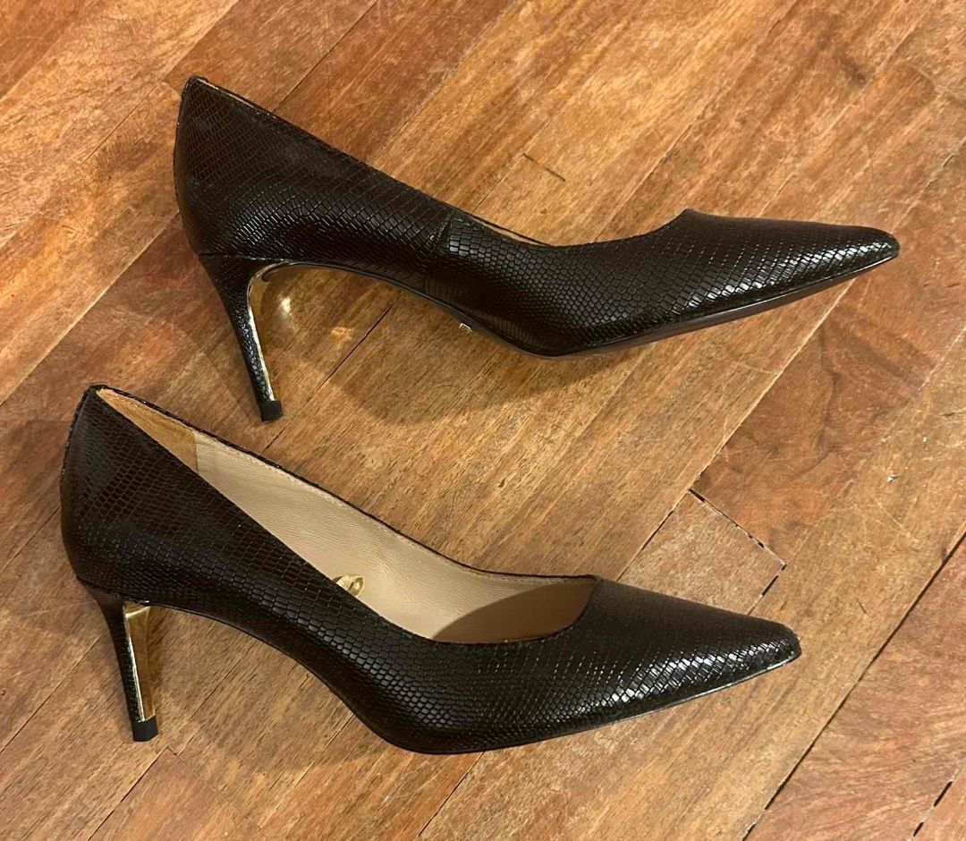 Massimo Dutti pointed toe black heels brand new Women s Fashion Footwear Heels on Carousell