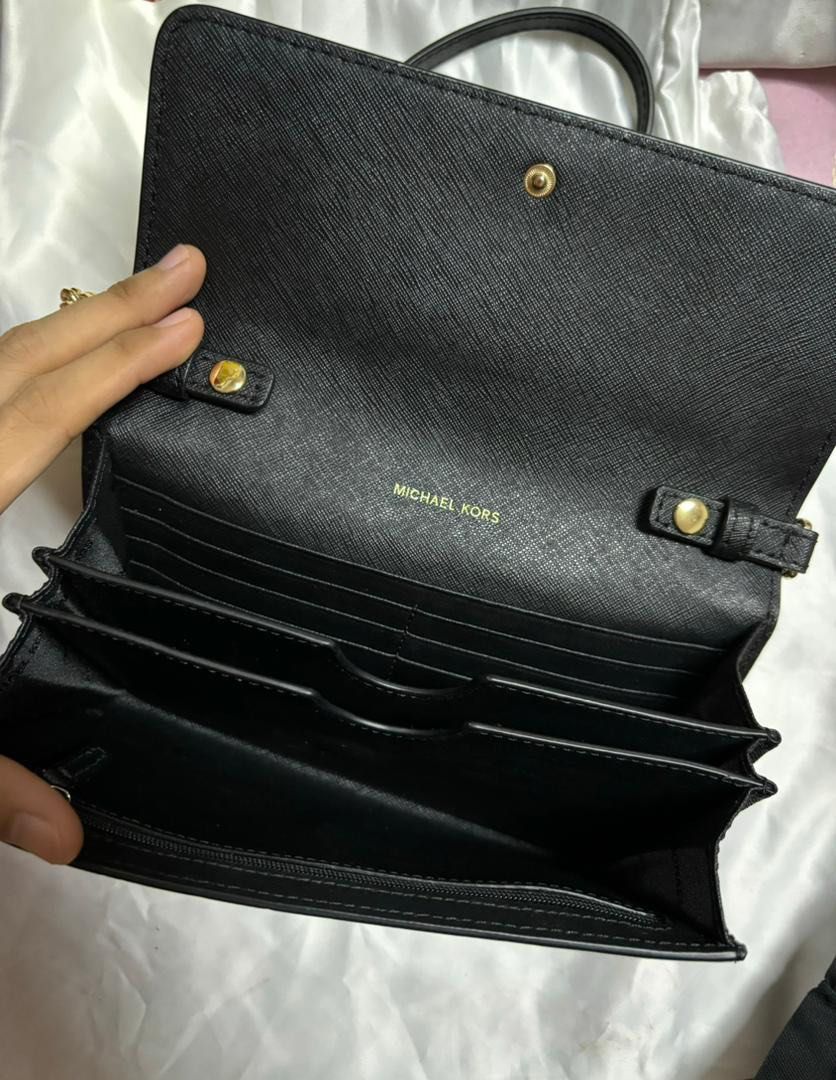 MICHAEL KORS WALLET ON CHAIN Women s Fashion Bags Wallets Cross body Bags on Carousell