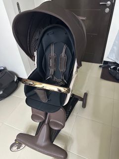 Newborn to toddler stroller 360 degree turn