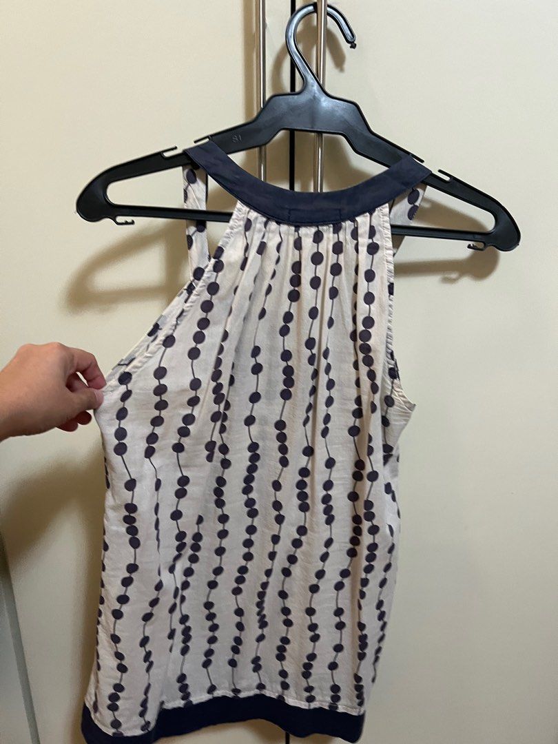 Nice Sleeveless Tops (5 for P300!) (Category: Sleeveless) located in Manila. Submitted by project40 (Listing ID 1310416950, Image 2). Description: Get all 5 for just P300! Sizes are between S-M Brands are Liz Claiborne, Old Navy, Juana, Blusa Collection Decluttering clothes that no longer fit me Sizes are as is No specific measurements as I do not have time to measure all length and sleeve sizes But I’m sure you will be happy with the set if you 