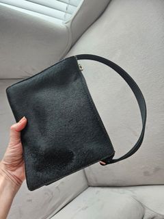 (Category: ) located in . Submitted by shoppingqueen168 (Listing ID 1310259917, Image 1). Description: .