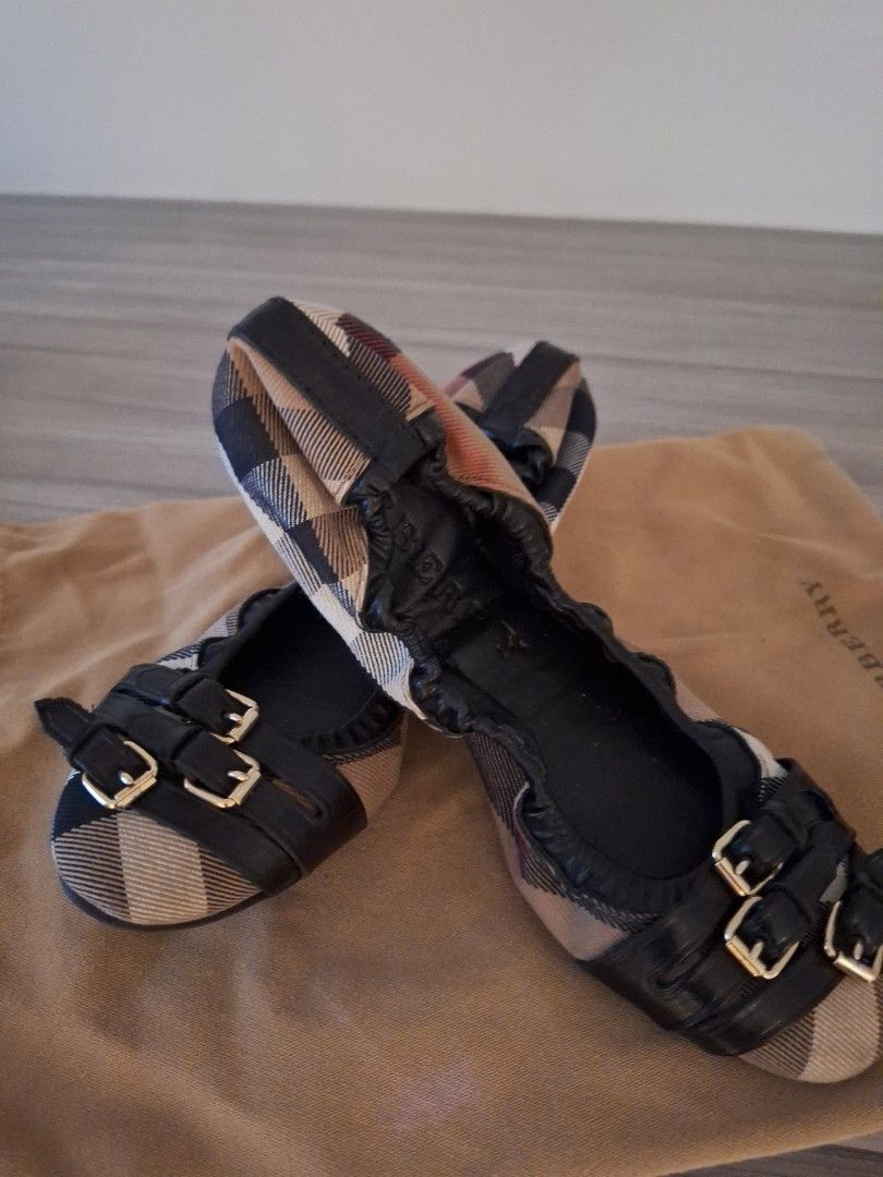 Burberry doll shoes store
