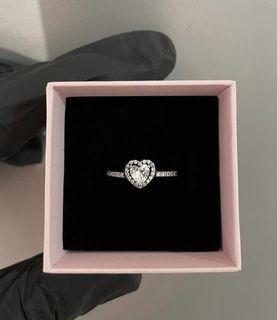 PAndora silver elevated heart ring
