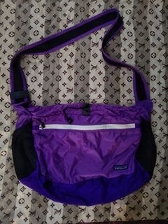Patagonia Lightweight Travel Courier Bag (Packable)

- Nylon material 
- No Issue No Discoloration

🏷️1500+ Sf pm 📩 

📍 Dumaguete City, Visayas 🚛 J&T