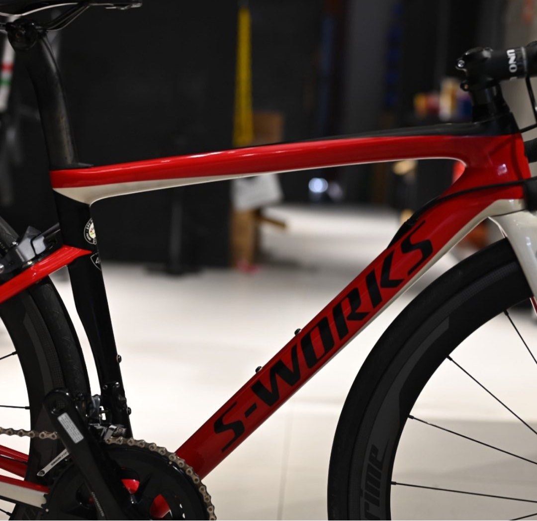 Sworks Tarmac SL6 Size 44 (Category: Bicycles) located in Singapore. Submitted by yellowpuppi (Listing ID 1310394398, Image 2). Description: For the full price, you get - clipless pedals - Sram force, prime wheelset pm to negotiate.
