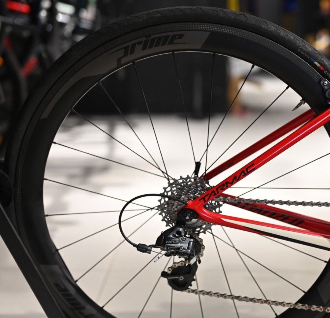 Sworks Tarmac SL6 Size 44 (Category: Bicycles) located in Singapore. Submitted by yellowpuppi (Listing ID 1310394398, Image 3). Description: For the full price, you get - clipless pedals - Sram force, prime wheelset pm to negotiate.
