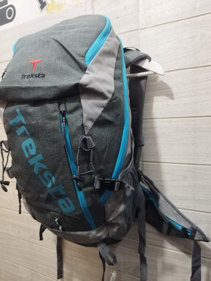 TREKSTA LIDER 32L (Category: Backpacks) located in Sorsogon. Submitted by mang_thrift2 (Listing ID 1310410001, Image 3). Description: 32ltrs with rain cover no issue.