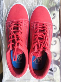 (Category: ) located in . Submitted by sneaker_pimp (Listing ID 1310447112, Image 1). Description: .