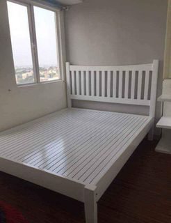 Wooden White Queen size Bed Frame 09564751745