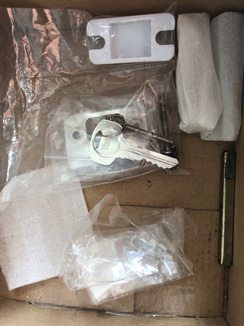 Yale EC800 digital door lock 電子門鎖 ｜可拍卡、密碼或鎖匙, 傢俬＆家居, 保安及門鎖 , 門鎖、門、閘