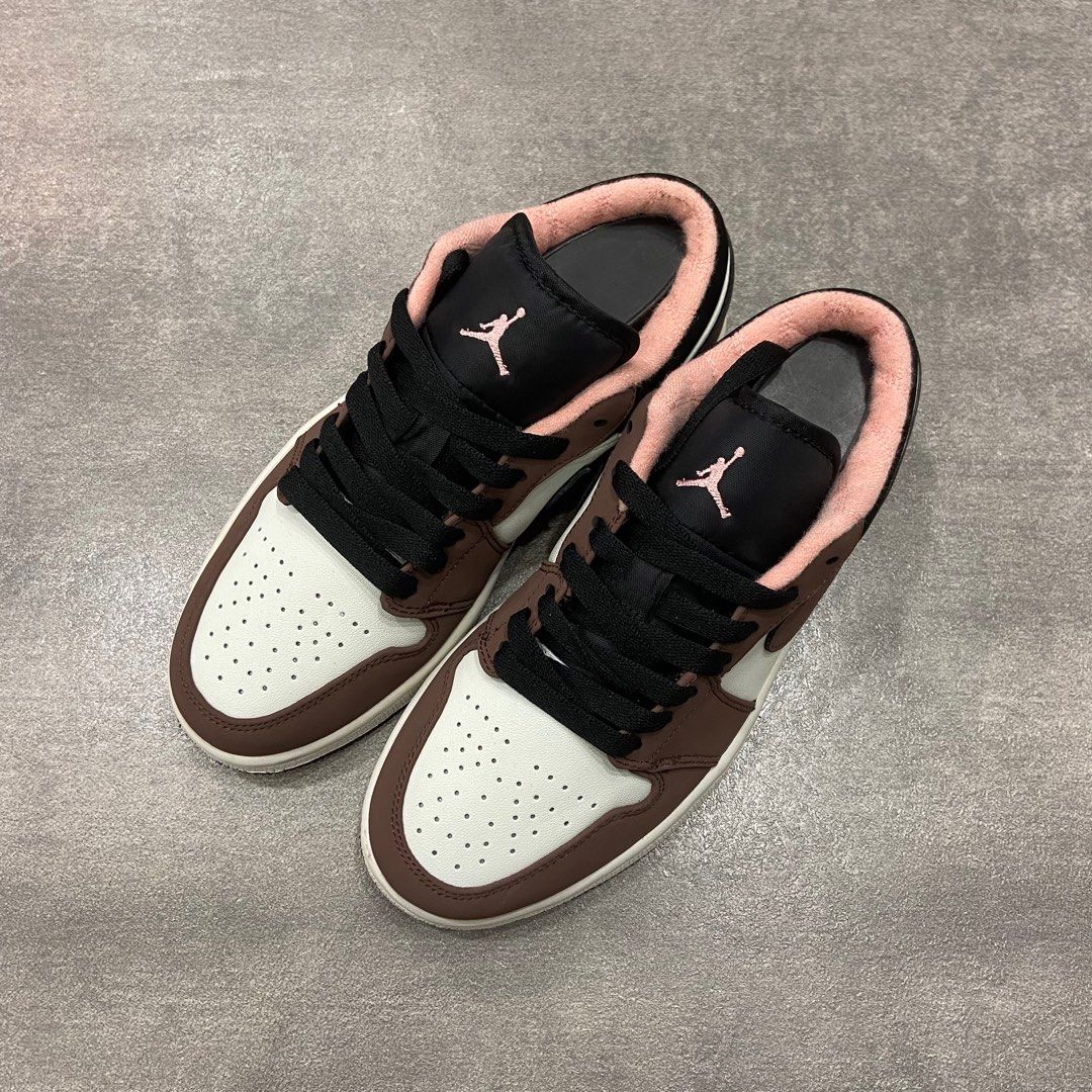 Air Jordan Low Mocha, Fesyen Pria, Sepatu Sneakers di Carousell