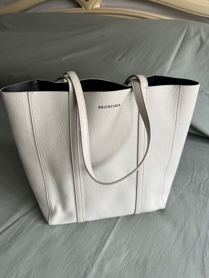 BALENCIAGA Everyday Tote Bag (Category: Luxury Bags & Wallets) located in Manila. Submitted by jchan474 (Listing ID 1310487037, Image 1). Description: Everyday tote bag in calfskin. Thin handles and open top Zipped leather pocket inside Contrasted Balenciaga front logo Made in Italy Authentic BALENCIAGA or your money back guaranteed 💯 Size Approximately: 11” x 9.5” x 4.5”.