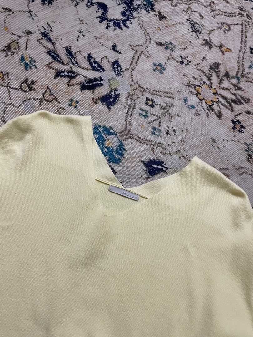 Basic vneck (Category: Longsleeves) located in Shah Alam. Submitted by nradrnbtrsy (Listing ID 1310484231, Image 3). Description: Pm me if interested Size: S-M Clr: soft yellow Pick up: Uitm Shah Alam Pos: sm (RM8), ss(RM13) .