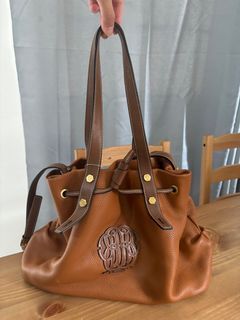 Bean Pole medium-sized bucket bag / shoulder sling in caramel brown