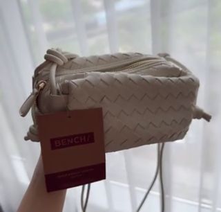 Bench soft leather woven bag