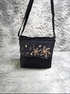 Black Zipper Embroidery Crossbody Bag