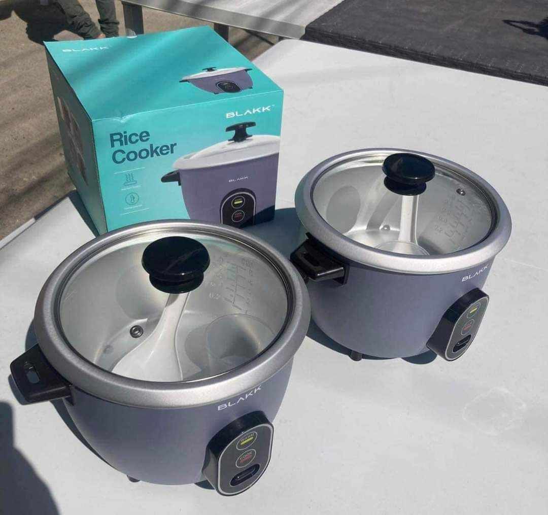 blakk rice cooker (Category: Cookware & Accessories) located in Manila. Submitted by saguittarian06 (Listing ID 1310463069, Image 2). Description: 50% Sale Tayo Dito ❤️ Blakk Rice Cooker 5 Cups.