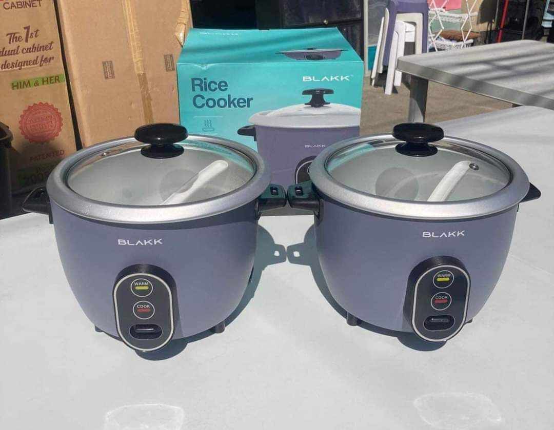 blakk rice cooker (Category: Cookware & Accessories) located in Manila. Submitted by saguittarian06 (Listing ID 1310463069, Image 3). Description: 50% Sale Tayo Dito ❤️ Blakk Rice Cooker 5 Cups.