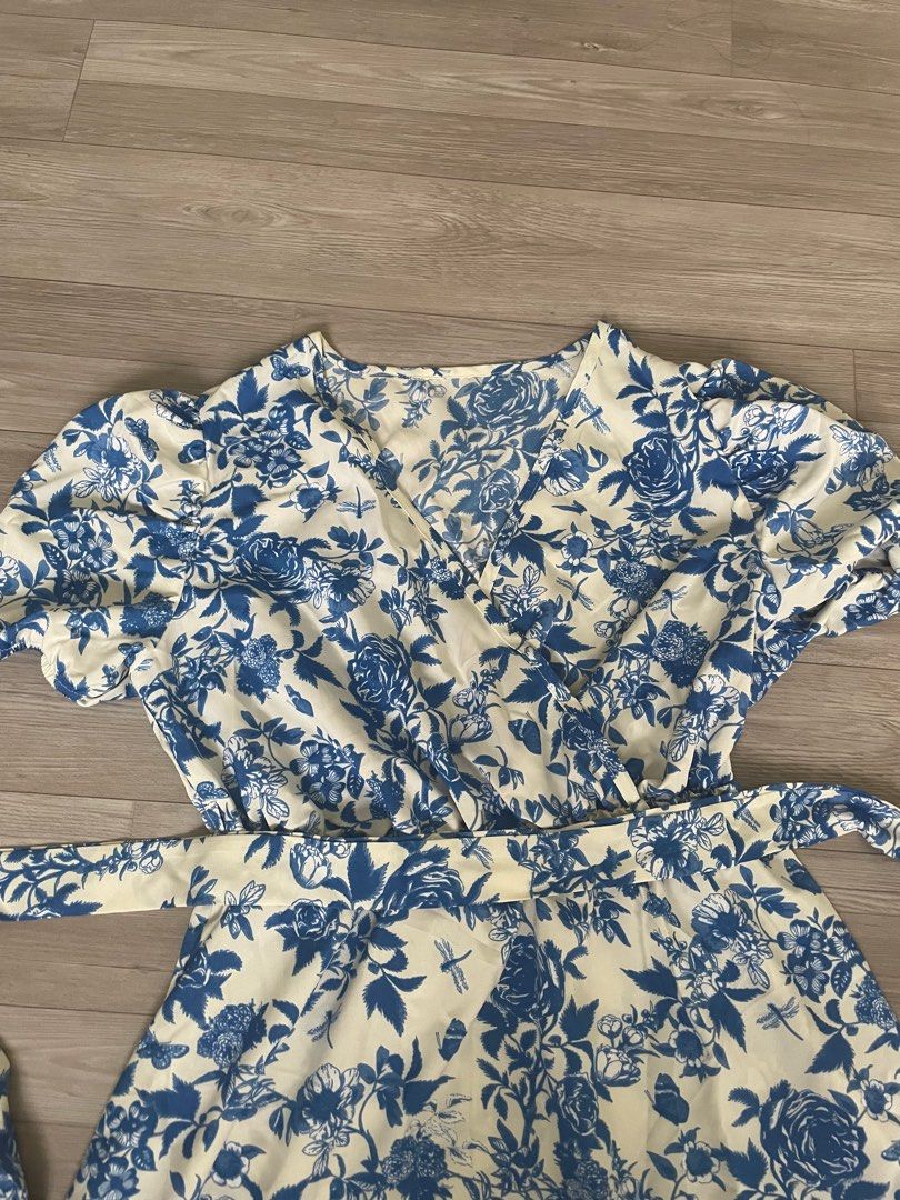 Blue floral dress (Category: Dresses) located in Quezon City. Submitted by kaylas__ (Listing ID 1310559200, Image 1). Description: New used. Size s.
