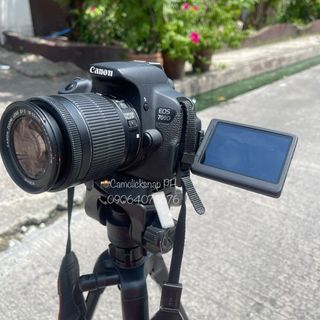 Canon 700D with 18-55mm lens & accessories (flip screen & touch screen)