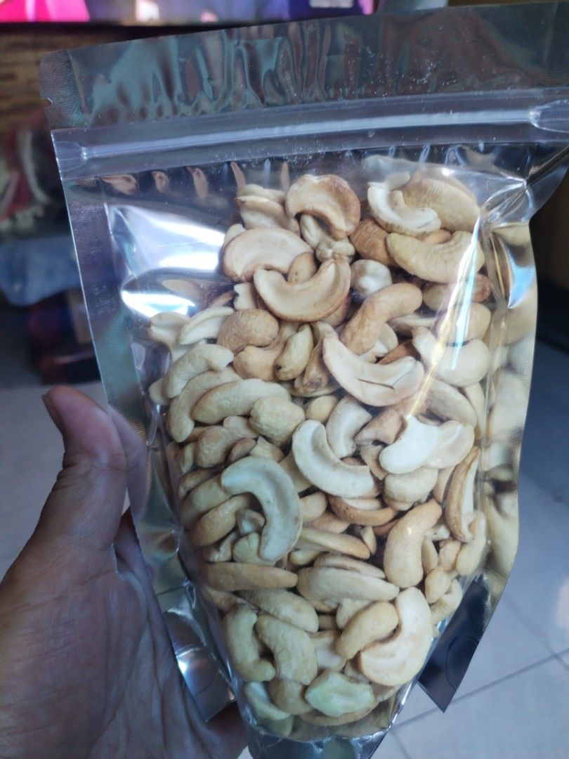 Cashew nut (Category: Local Eats) located in Cardona. Submitted by piv.preloved (Listing ID 1310557115, Image 3). Description: Cashew nuts Sold per kilo Reseller Rebranding.