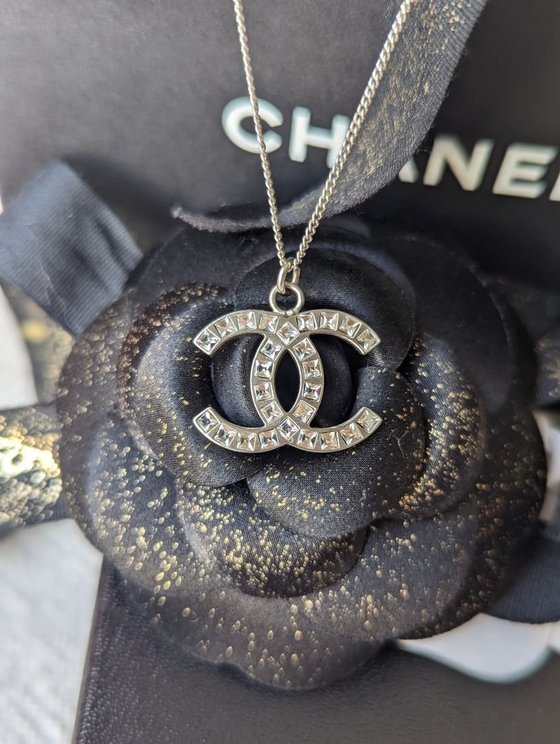 Chanel brooch ioffer shop