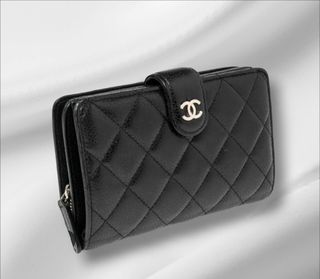 CHANEL Diamond- stitched Lambskin Medium Black Wallet