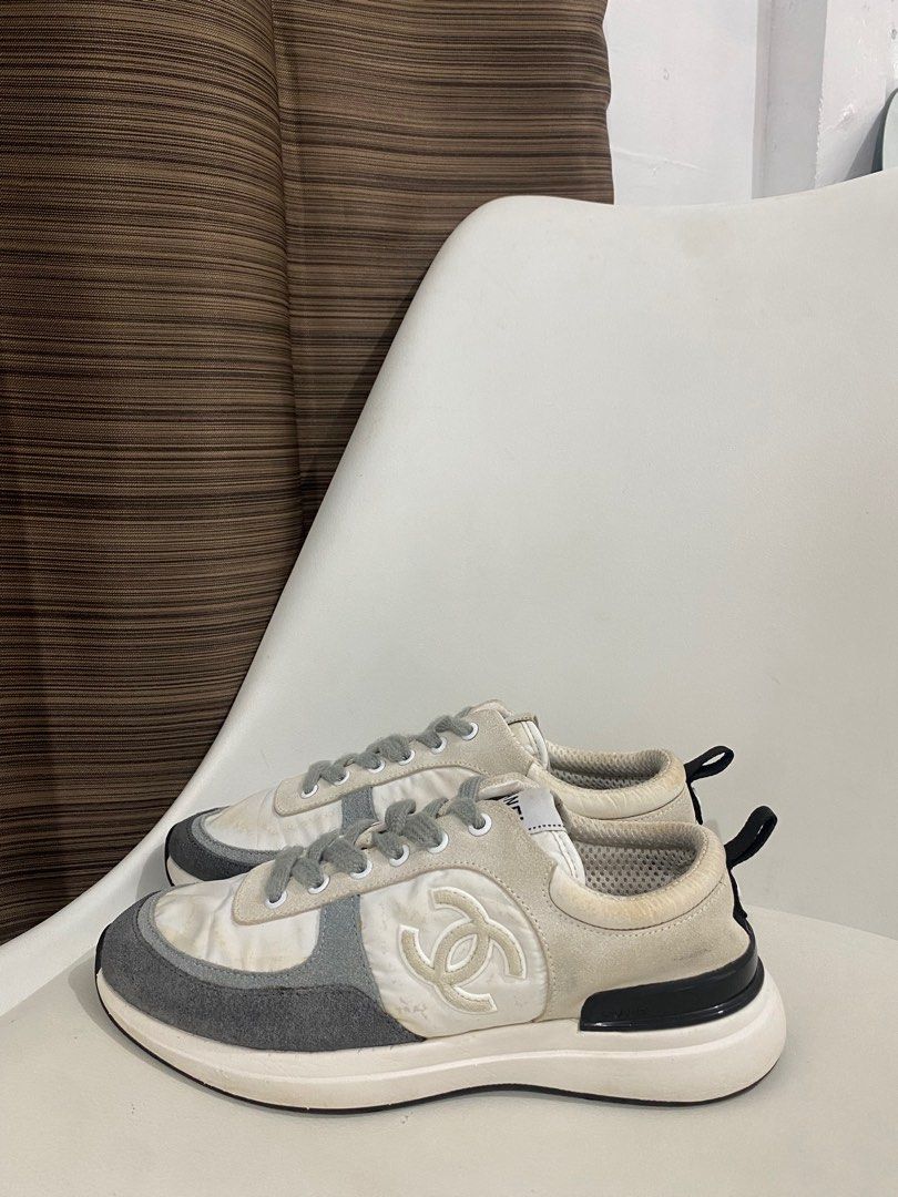Chanel Uniform Sneakers (Category: Sneakers & Footwear) located in Tacloban City. Submitted by houseofluxury.co (Listing ID 1310592078, Image 2). Description: Auth Size 37 Needs clean.