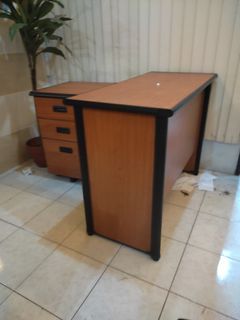 Cherry desk with movable drawer cabinet