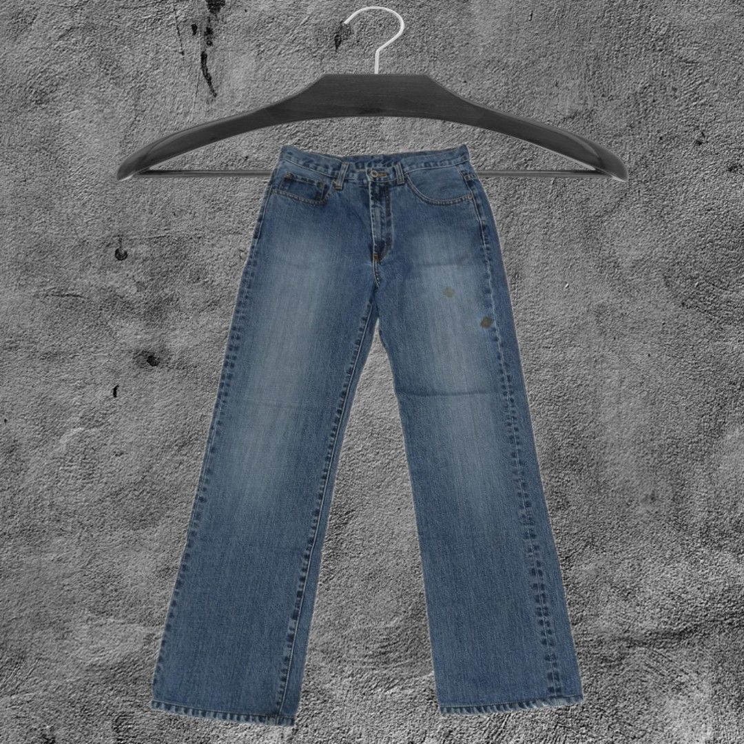 Chevignon Jeans (Category: Jeans) located in Cainta. Submitted by own.desire (Listing ID 1310525333, Image 1). Description: Chevignon Jeans Size on tag: 29 *Size on tape Waist: 30" Length: 41" Flaws: stains Price: FREE WHEN PURCHASED 800 AND ABOVE WORTH OF ITEM.