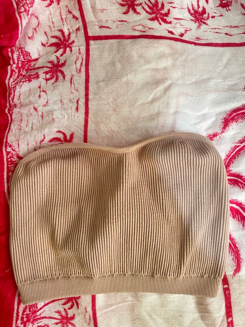 Cotton on tube top (Category: Sleeveless) located in Quezon City. Submitted by preloved__cw (Listing ID 1310512504, Image 3). Description: Cotton On tube top (Green and Pink) Size: XS (fits bust 32-34) Php 250 per top Rfs: Decluttering Only worn twice! .