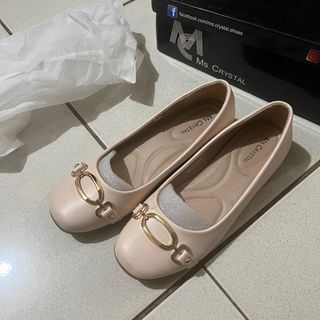 Cream Doll Shoes with Gold Accent Ms. Crystal