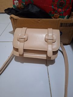 (Kategori: ) berada di . Dikirim oleh smilingflo (ID iklan 1310594685, Gambar 1). Deskripsi: .