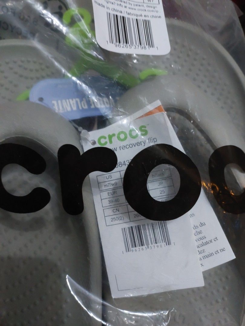 CROCS Mellow Recovery Flip M7W9 (Category: Slippers and slides) located in Quezon City. Submitted by waemierrie (Listing ID 1310480683, Image 3). Description: Original Crocs Mellow Recovery Flip in Elephant M7W9 brand new, with tags in original packaging WITH Eco Bag have tried different types of flips ni Crocs by far eto po pinaka comfy and lambot. my hubby and I have it we use it sa bahay so lambot sa paa..
