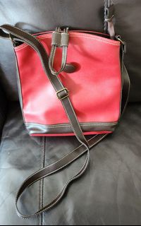 (Category: ) located in . Submitted by shers_closet (Listing ID 1310526896, Image 1). Description: .