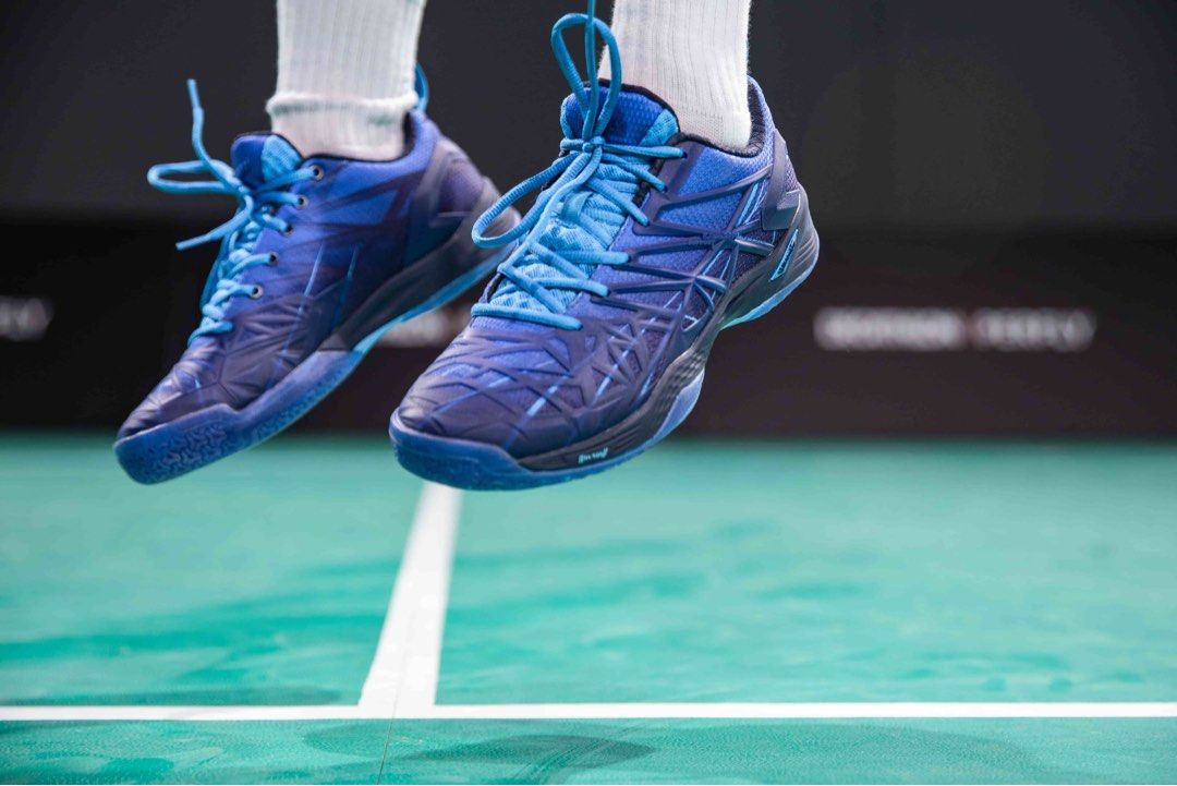 Decathlon shoes for badminton on sale