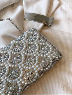 ELEGANT CLUTCH BAG WITH PEARLS AND DIAMONDS