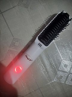 Hair straightener chargeable